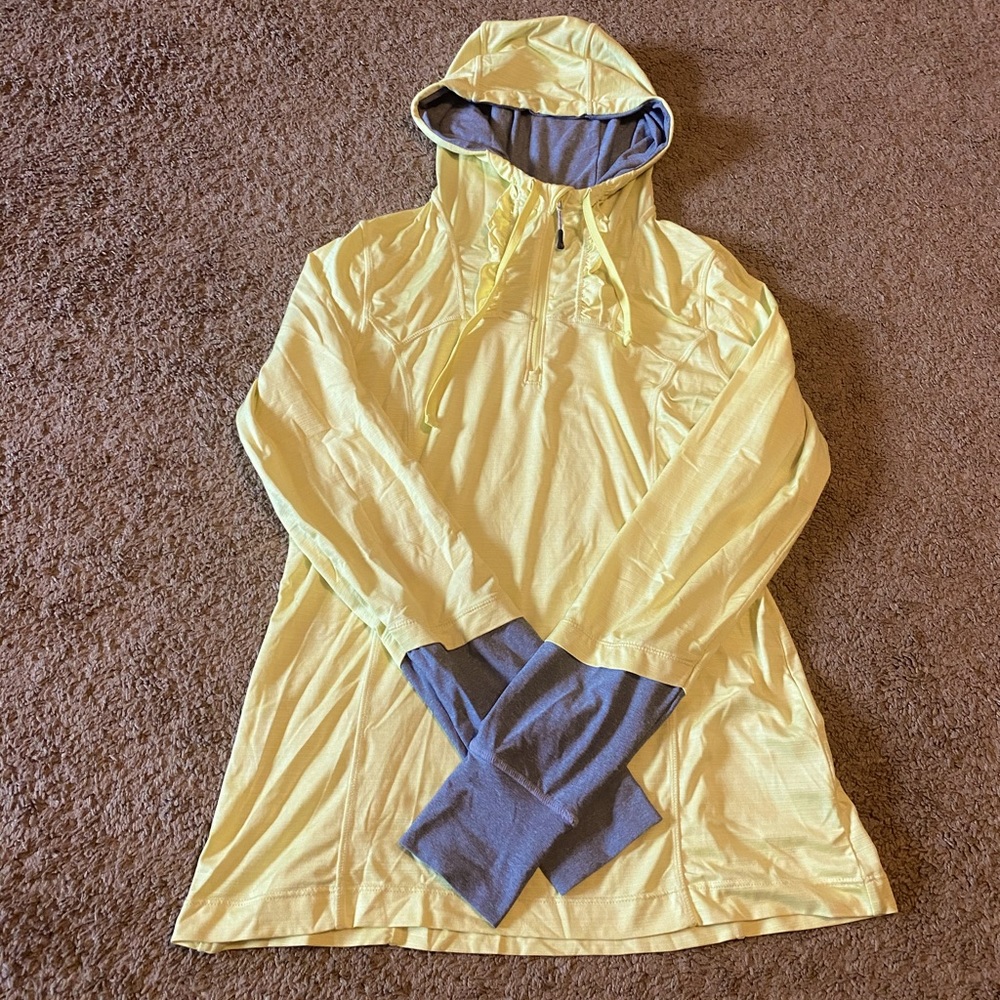 Hooded workout top
